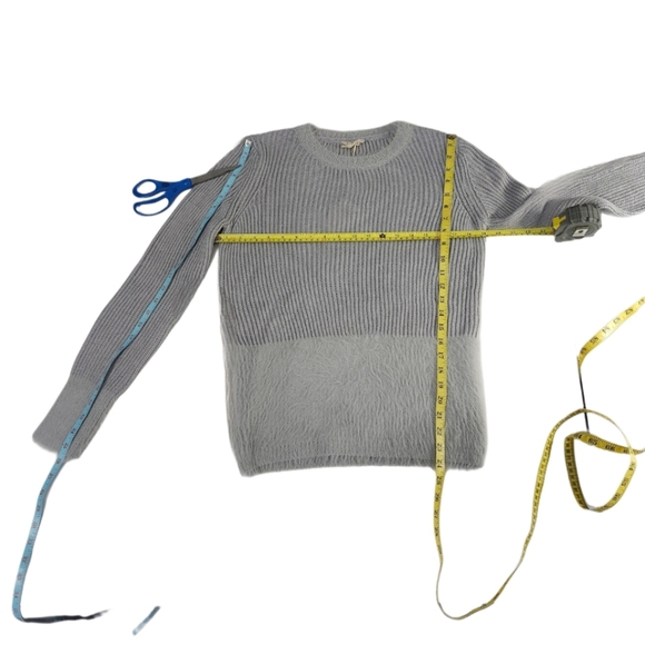 NWT  Hem & Thread  Women's M Sweater  Gray - Picture 8 of 10